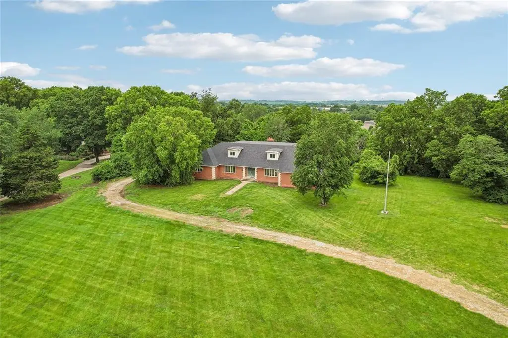 5000 Shrine Park Road, Leavenworth, KS 66048 - #1