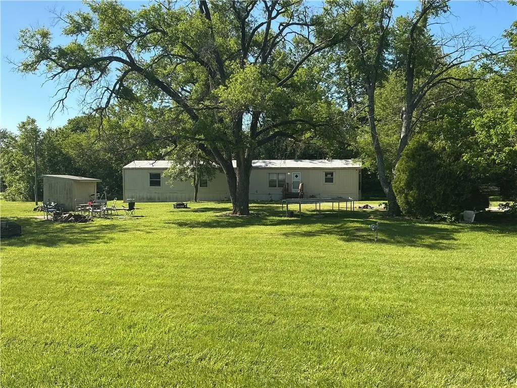 521 Hoover Street, Pomona, KS 66076 - #1