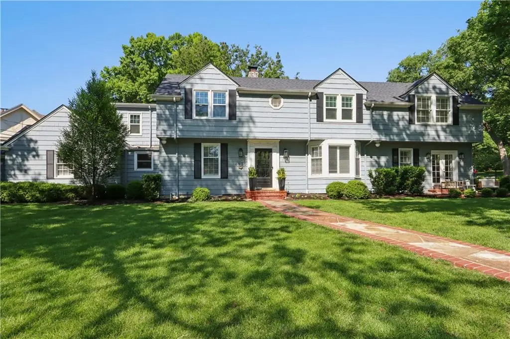 6920 Edgevale Road, Kansas City, MO 64113 - #1