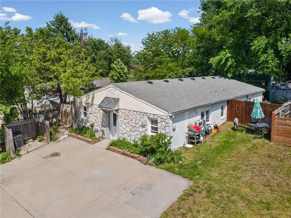 6203 N Main Street, Gladstone, MO 64118 - #1