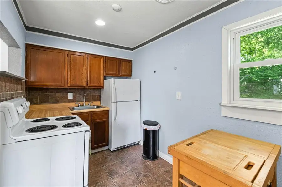 6203 N Main Street, Gladstone, MO 64118 - #3
