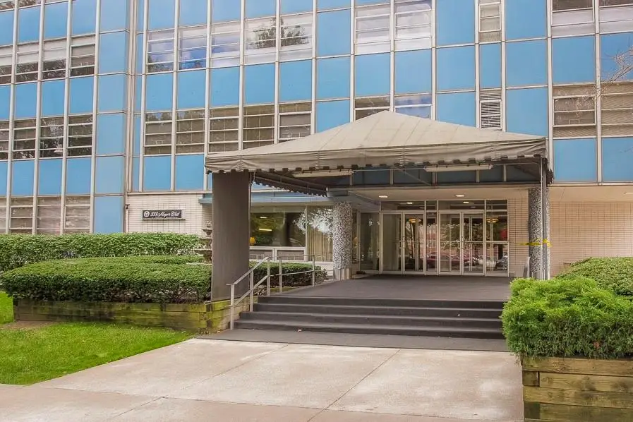 333 W Meyer Boulevard #208, Kansas City, MO 64113 - #1