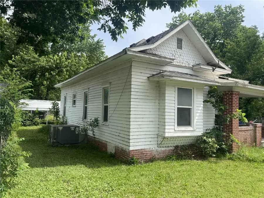 815 Washington Street, Fredonia, KS 66736 - #2