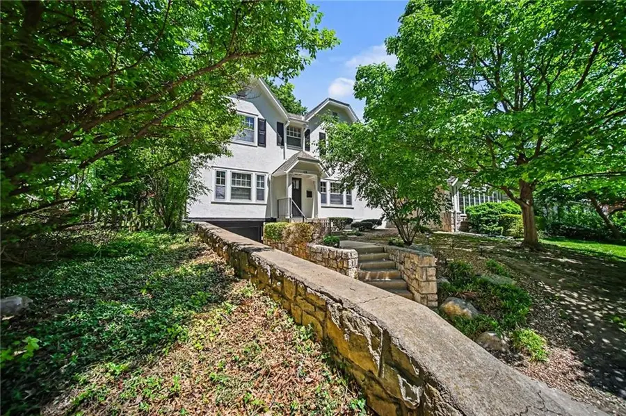 428 W 58th Terrace, Kansas City, MO 64113 - #2