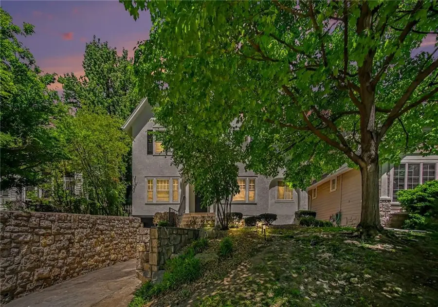 428 W 58th Terrace, Kansas City, MO 64113 - #3