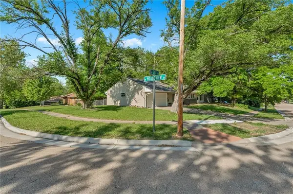 4212 SW 28th Terrace, Topeka, KS 66614