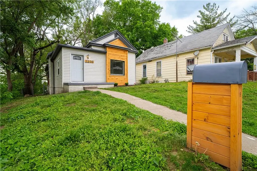 2216 Main Street, Saint Joseph, MO 64505 - #2