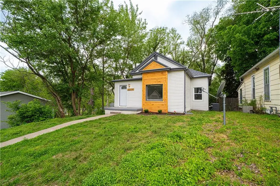 2216 Main Street, Saint Joseph, MO 64505 - #3