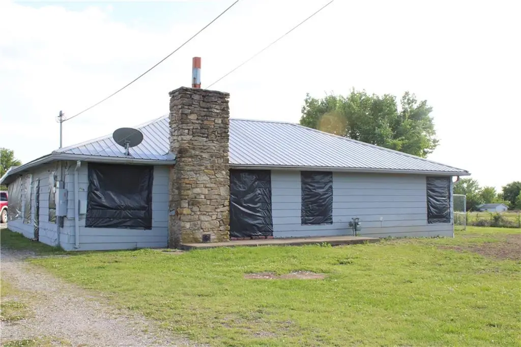 407 W 3rd Street, Franklin, KS 66735 - #1
