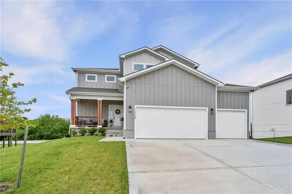1929 SW Merryman Drive, Lee's Summit, MO 64082