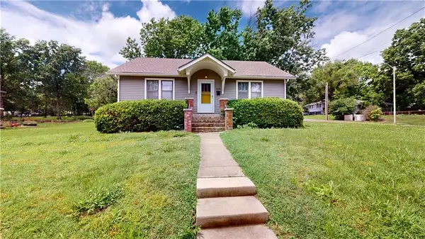6100 Long Avenue, Shawnee, KS 66216