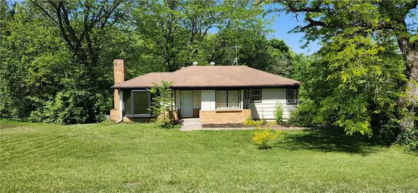 7210 Hullwood Avenue, Kansas City, MO 64133