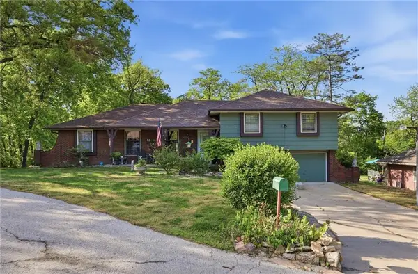 8828 Waverly Avenue, Kansas City, KS 66109