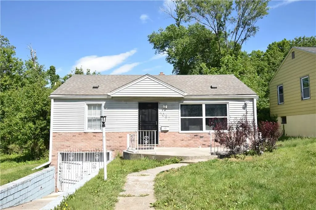 4027 Monroe Avenue, Kansas City, MO 64130 - #1