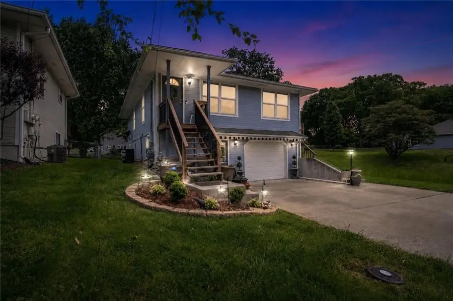 1028 Madison Street, Leavenworth, KS 66048 - #2