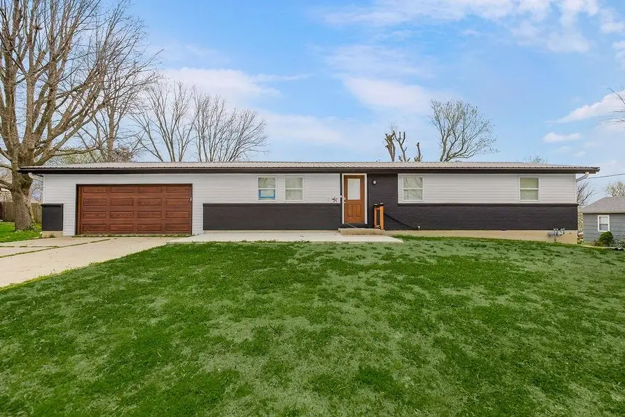 1001 Main Street, Waverly, MO 64096 - #2