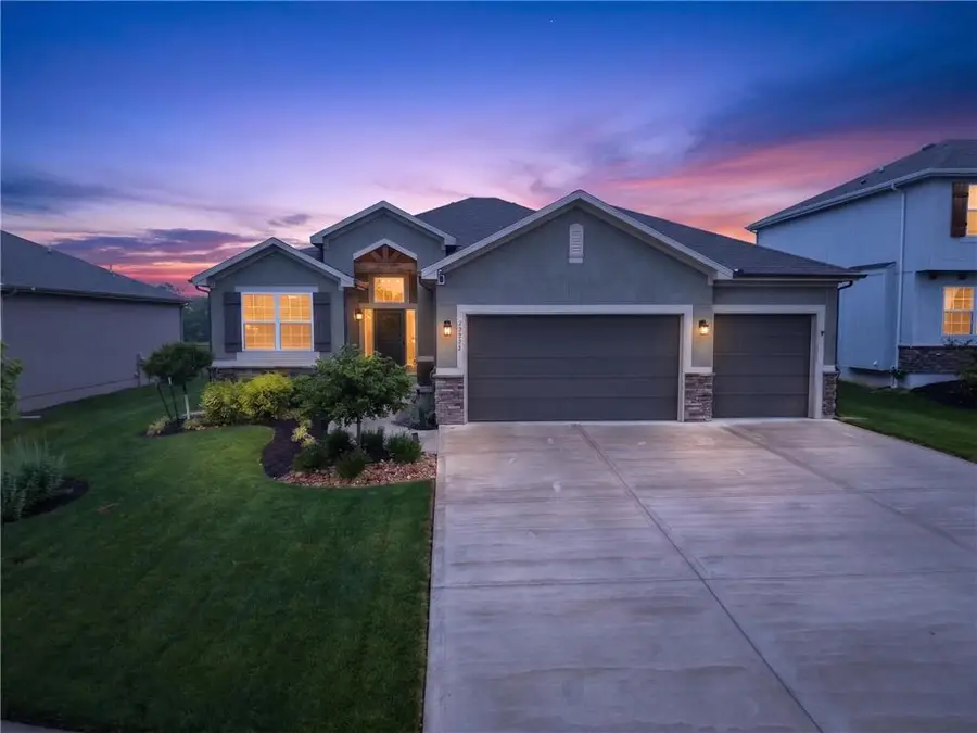 25326 W 144th Street, Olathe, KS 66061 - #2