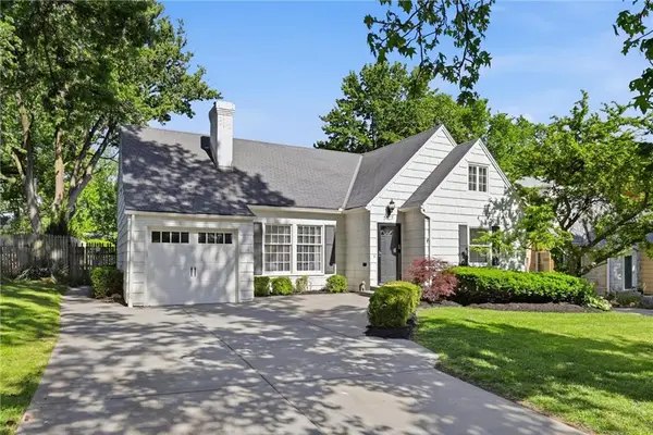 5427 Canterbury Road, Fairway, KS 66205