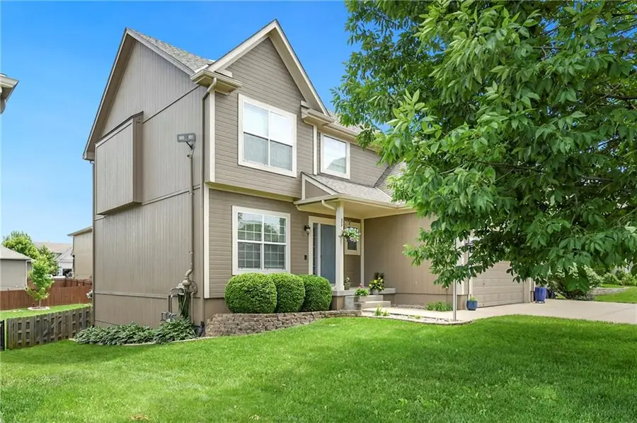 327 SE Highland Park Drive, Lees Summit, MO 64063 - #3