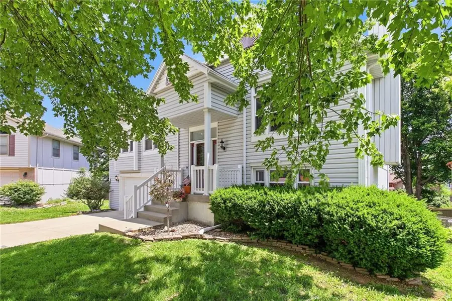 110 NE Brookwood Place, Blue Springs, MO 64014 - #2