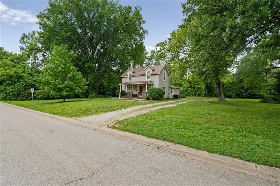 321 Springdale Avenue, Bonner Springs, KS 66012 - #3