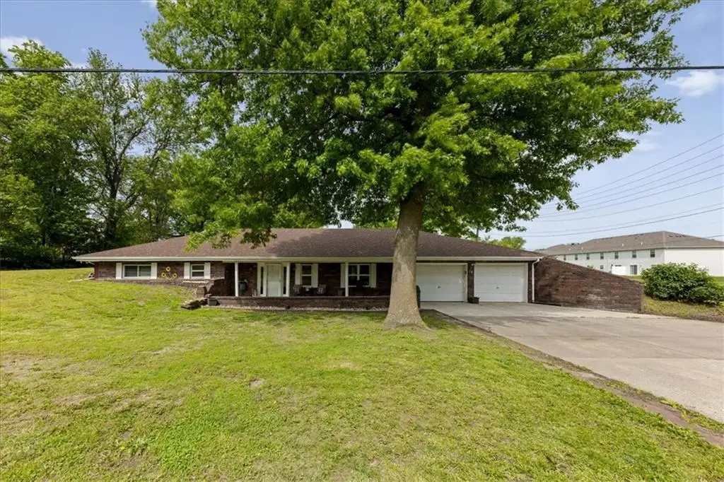 403 N Johnson Drive, Odessa, MO 64076 - #1