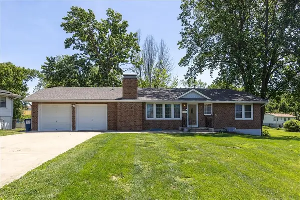 6603 N Grand Avenue, Kansas City, MO 64118