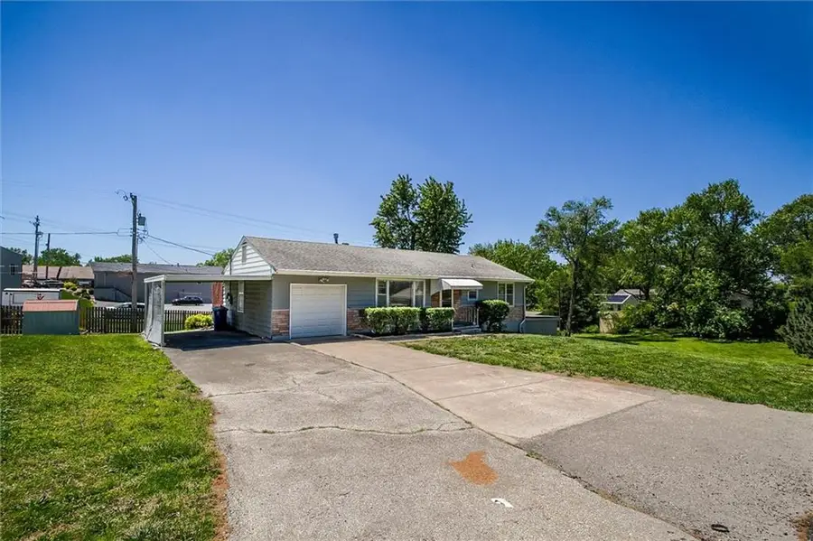 107 NE 72 Nd Terrace, Gladstone, MO 64118 - #2
