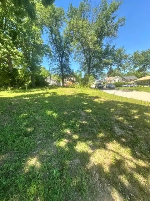 5116 E 40th Street, Kansas City, MO 64130 - #3