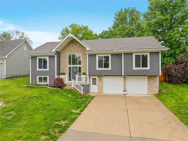 423 SW Windmill Lane, Lee's Summit, MO 64082