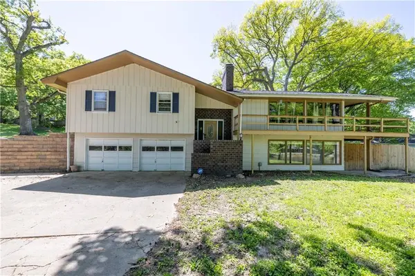 3710 Lakeside Drive, St Joseph, MO 64503