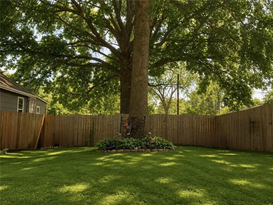 1007 Grand Avenue, Leavenworth, KS 66048 - #2