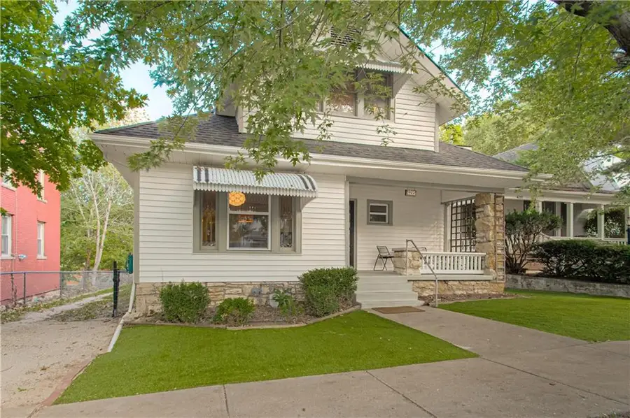 4215 Oak Street, Kansas City, MO 64111 - #2