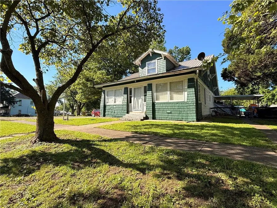 201 W Walker Street, Marceline, MO 64658 - #3