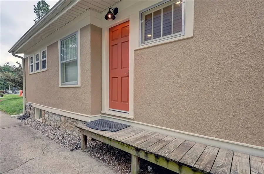 421 E 69th Terrace, Kansas City, MO 64131 - #2