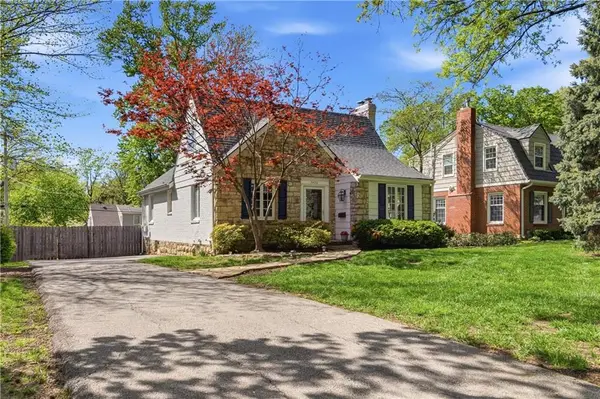 5420 Fairway Road, Fairway, KS 66205