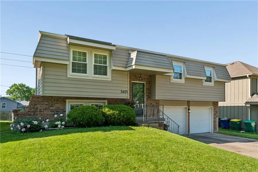 5421 Crest Drive, Kansas City, KS 66106 - #2