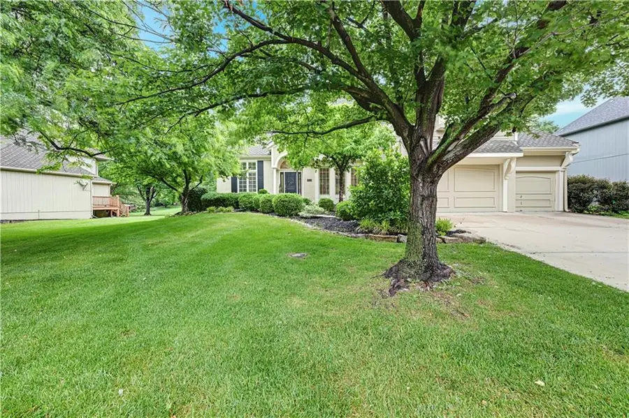14111 Cody Street, Overland Park, KS 66221 - #3