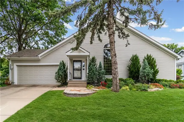 9000 W 120th Terrace, Overland Park, KS 66213