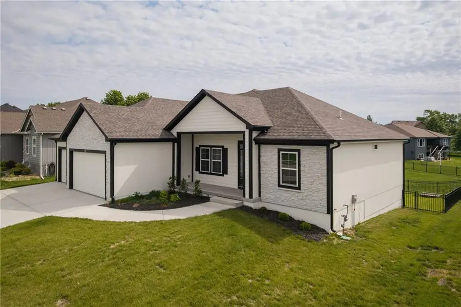 2211 Prairie Creek Drive, Kearney, MO 64060 - #3