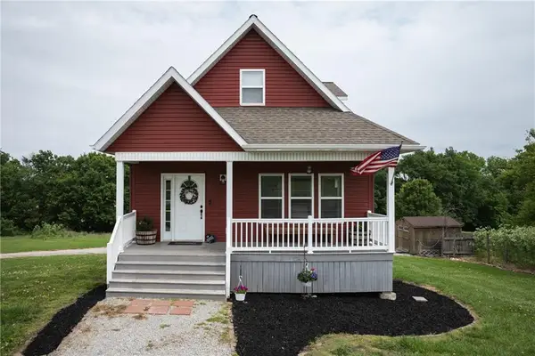 19015 White Oak Lane, Green Ridge, MO 65332
