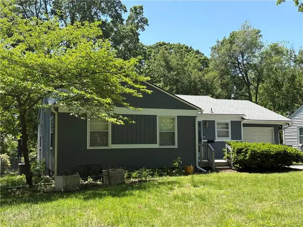 4903 W 71st Terrace, Prairie Village, KS 66208