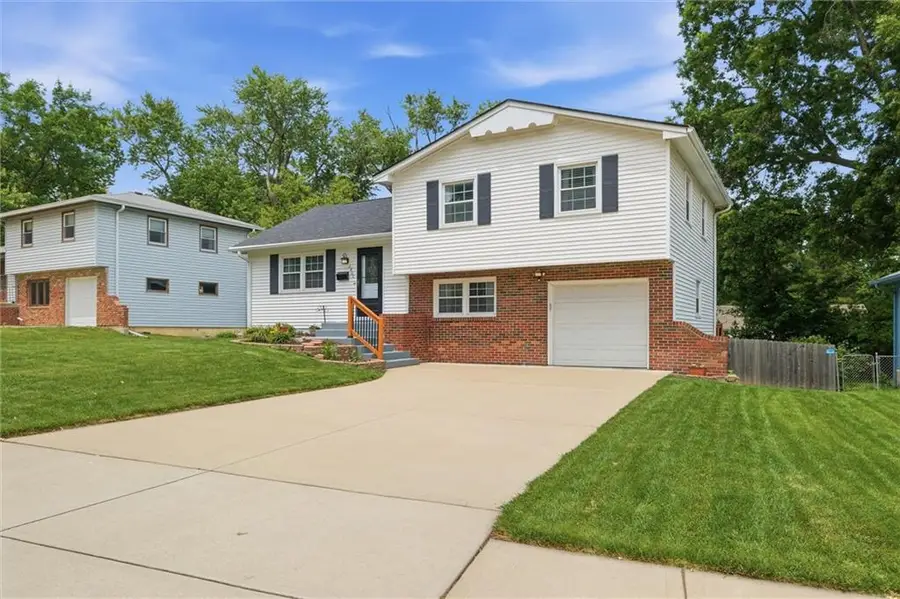 6400 W 73rd Terrace, Overland Park, KS 66204 - #2