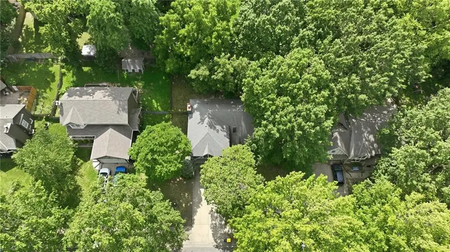 7130 N Woodland Avenue, Gladstone, MO 64118 - #2