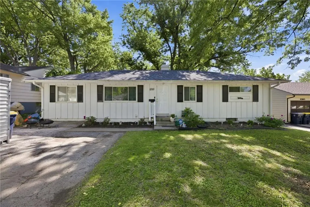 11301 Spring Valley Road, Kansas City, MO 64134 - #1