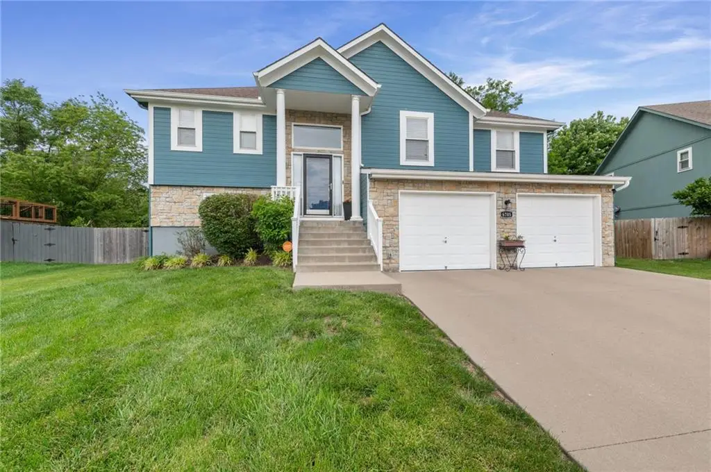 6705 E 138th Terrace, Grandview, MO 64030 - #1