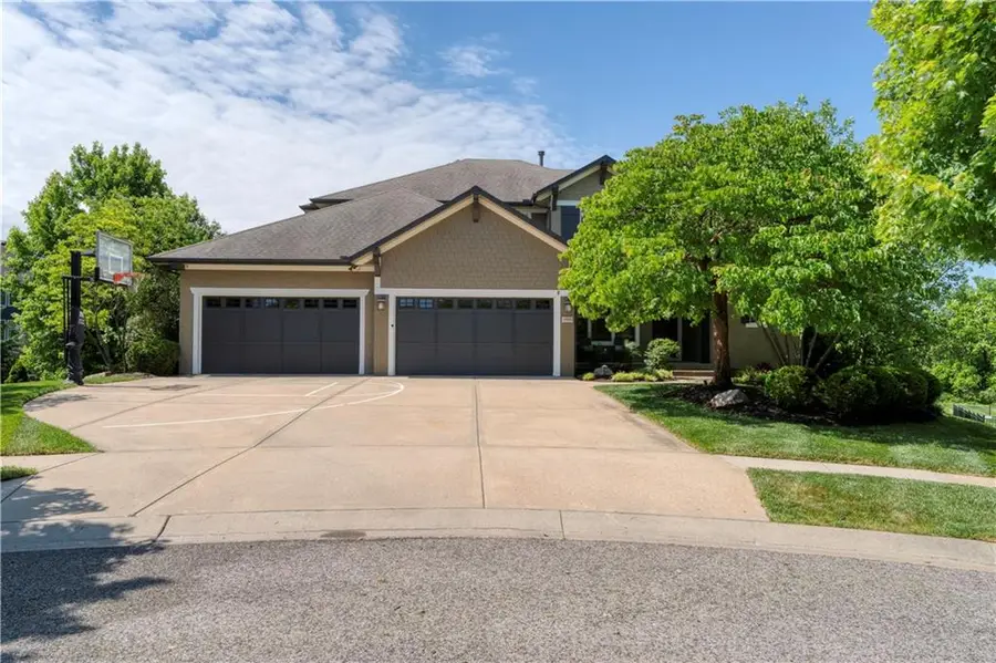 9511 W 161st Terrace, Overland Park, KS 66085 - #2