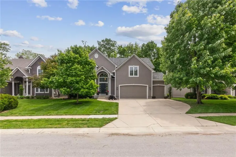 4539 Grove Street, Shawnee, KS 66226 - #2