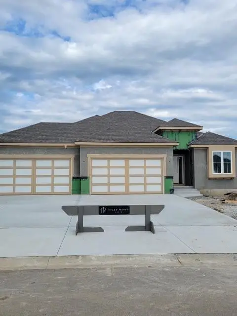 16747 S Twilight Lane, Olathe, KS 66062 - #2