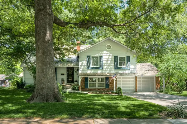 7225 Booth Street, Prairie Village, KS 66208